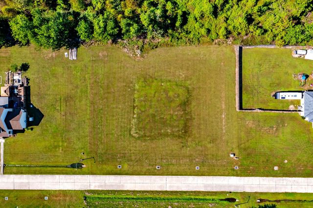 338 Chateau Dr, Lockport, LA 70374