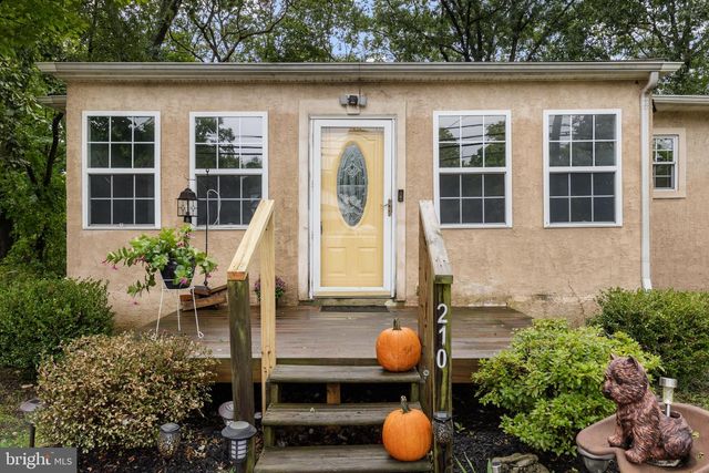 210 GARFIELD AVE, Chesilhurst, NJ 08089