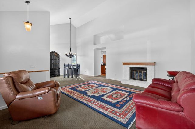 100 Boxler Ct, Folsom, CA 95630