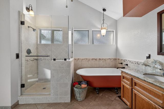 100 Boxler Ct, Folsom, CA 95630