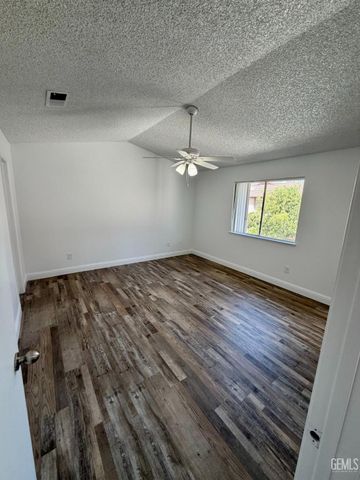 8108 Fawn Street, Bakersfield, CA 93311