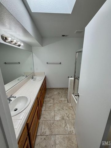 8108 Fawn Street, Bakersfield, CA 93311