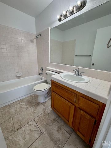 8108 Fawn Street, Bakersfield, CA 93311