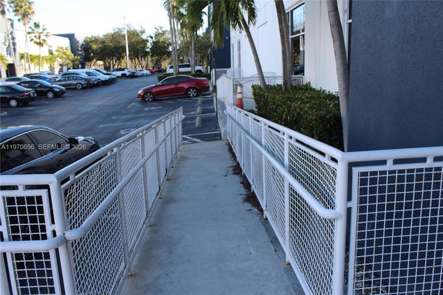 7620 NW 25 Street 1, Miami, FL 33122