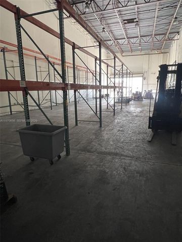 7620 NW 25 Street 1, Miami, FL 33122