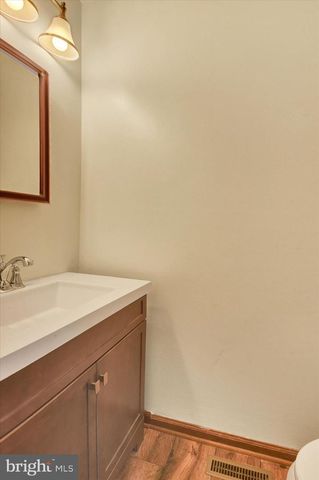 7 GARDEN CT, Elizabethtown, PA 17022