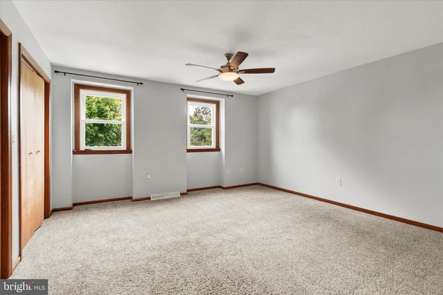7 GARDEN CT, Elizabethtown, PA 17022