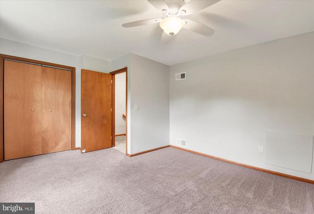 7 GARDEN CT, Elizabethtown, PA 17022