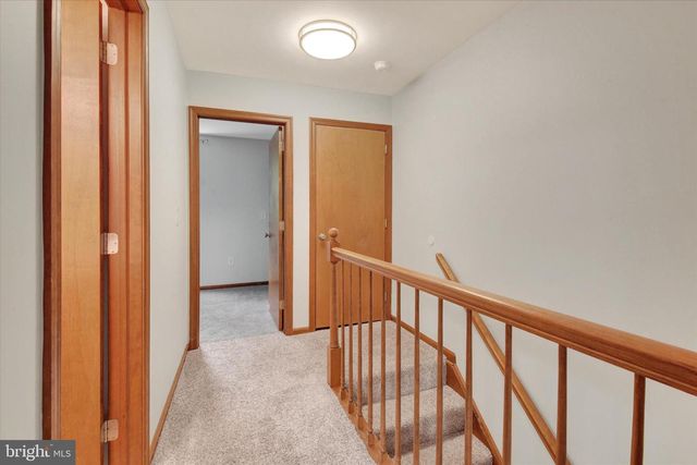 7 GARDEN CT, Elizabethtown, PA 17022