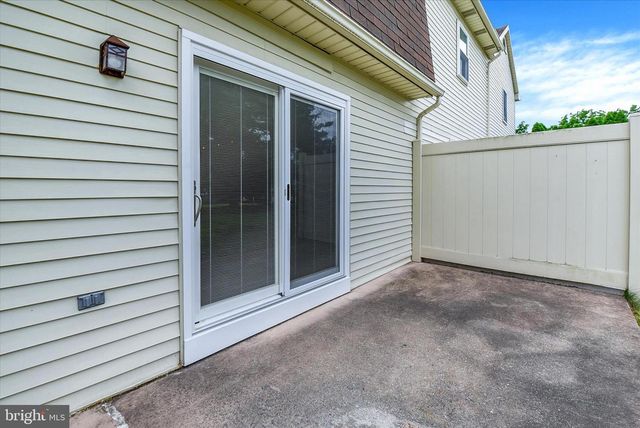 7 GARDEN CT, Elizabethtown, PA 17022