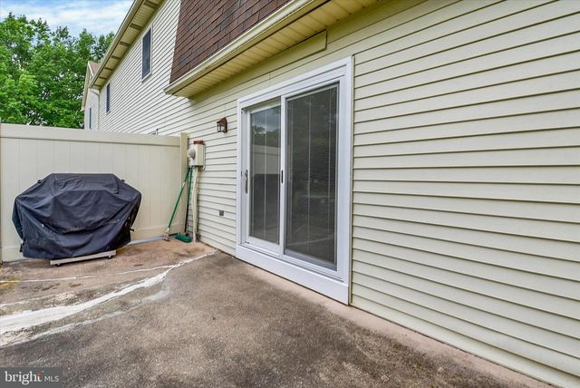 7 GARDEN CT, Elizabethtown, PA 17022
