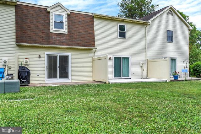 7 GARDEN CT, Elizabethtown, PA 17022