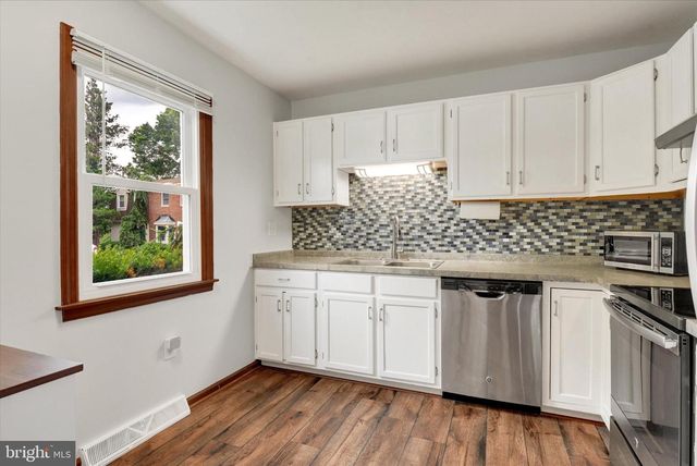 7 GARDEN CT, Elizabethtown, PA 17022