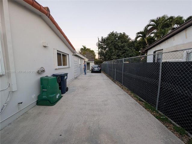 1037 SW 76th Ave 1037, Miami, FL 33144