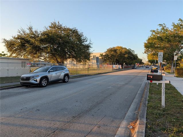 1037 SW 76th Ave 1037, Miami, FL 33144