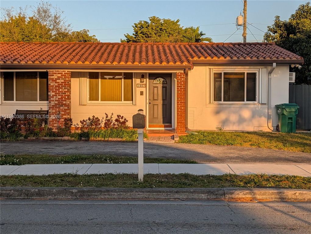 1037 SW 76th Ave 1037, Miami, FL 33144