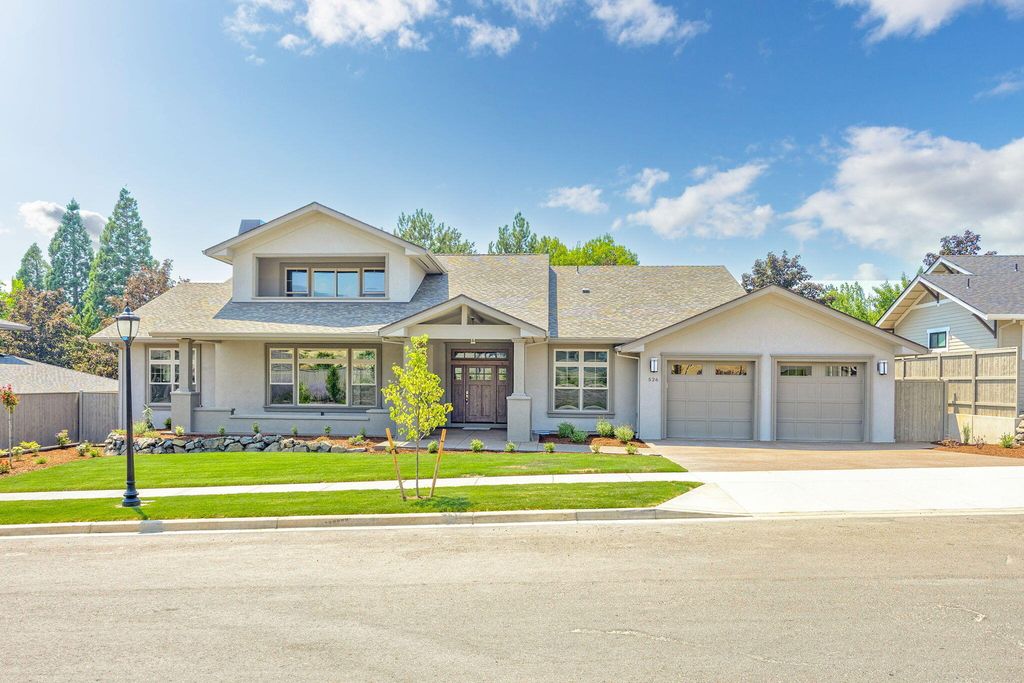 526 Autumn Hills Drive, Medford, OR 97504