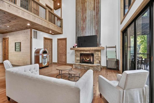 60 Hiles Hatch Lane, Blue Ridge, GA 30513