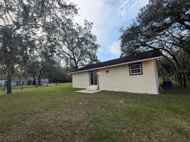 40233 PALM STREET, Lady Lake, FL 32159