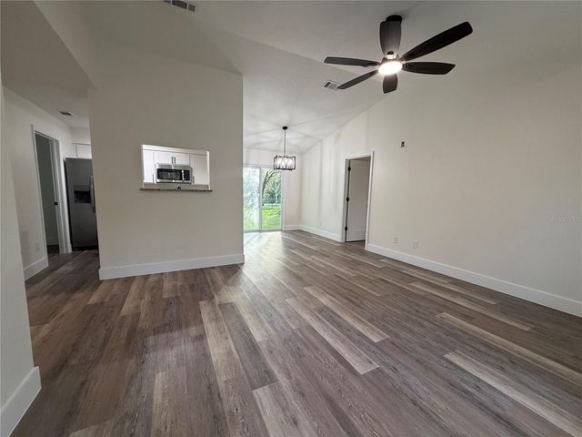 40233 PALM STREET, Lady Lake, FL 32159