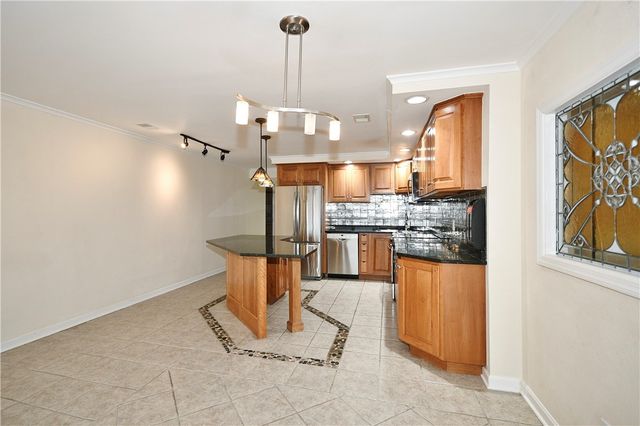 1000 Grandview Avenue 401, Mt Washington, PA 15211