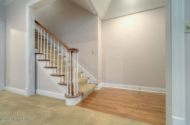 5939 Ashwood Bluff Dr, Louisville, KY 40207