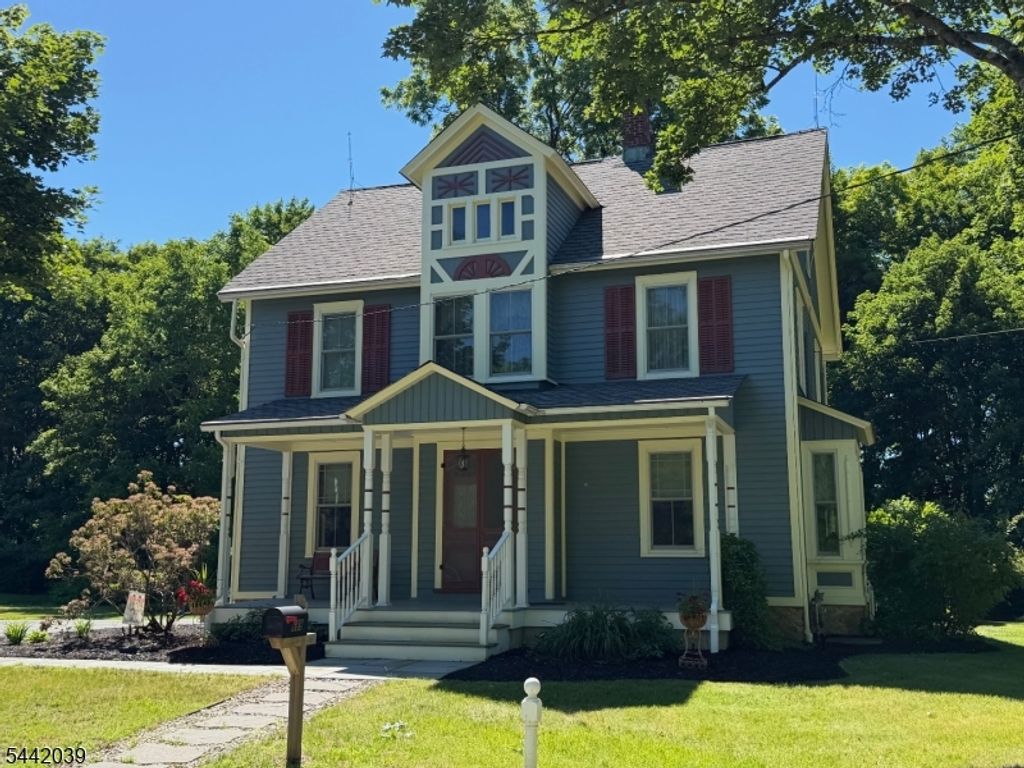 689 Bartley Rd, Mount Olive Twp., NJ 07930 — exterior
