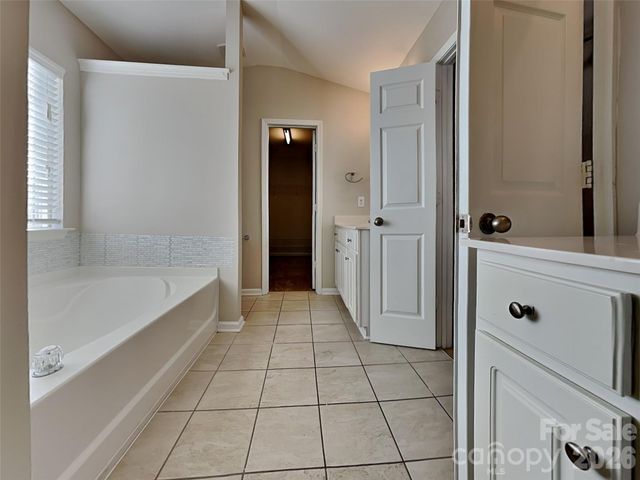 3721 Amber Meadows Drive, Charlotte, NC 28269