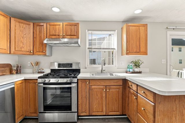 23 Nadine Ln, North Andover, MA 01845