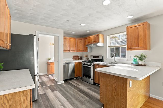 23 Nadine Ln, North Andover, MA 01845
