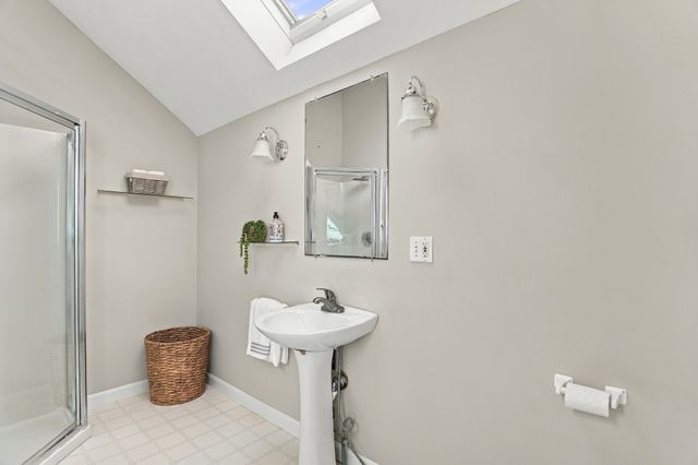 23 Nadine Ln, North Andover, MA 01845