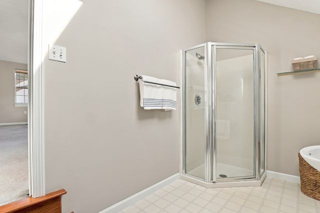 23 Nadine Ln, North Andover, MA 01845