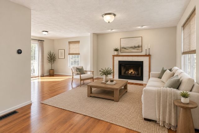23 Nadine Ln, North Andover, MA 01845