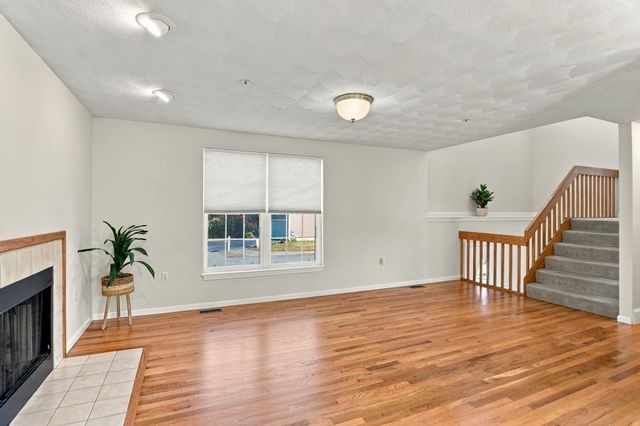 23 Nadine Ln, North Andover, MA 01845