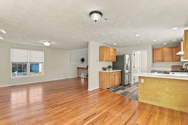 23 Nadine Ln, North Andover, MA 01845