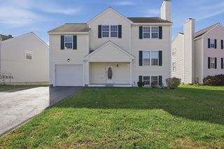 23 Nadine Ln, North Andover, MA 01845