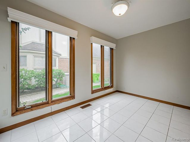 52320 Bryan Michael Drive, Macomb, MI 48042