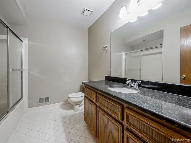 52320 Bryan Michael Drive, Macomb, MI 48042