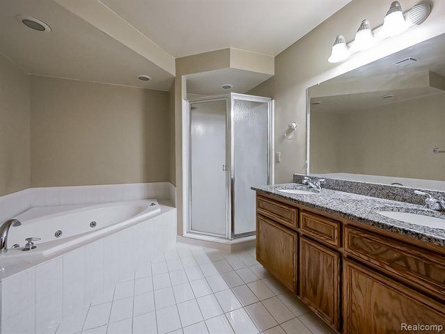 52320 Bryan Michael Drive, Macomb, MI 48042