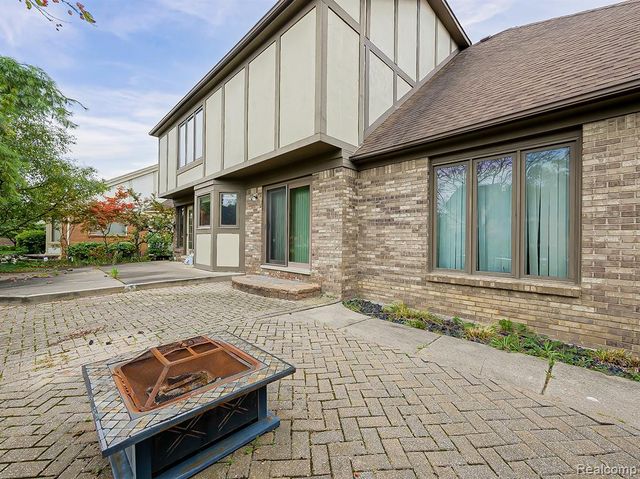 52320 Bryan Michael Drive, Macomb, MI 48042