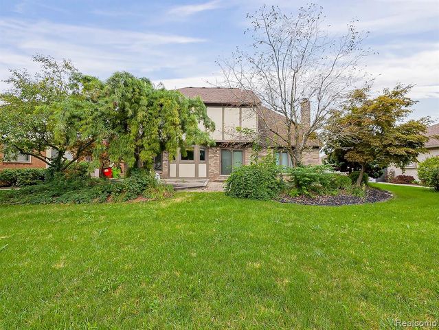 52320 Bryan Michael Drive, Macomb, MI 48042