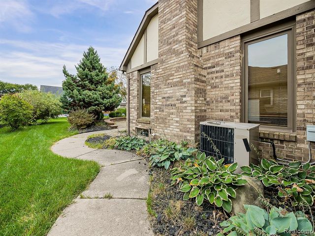 52320 Bryan Michael Drive, Macomb, MI 48042
