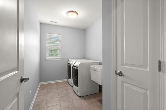 265 E 124th Avenue, Crown Point, IN 46307