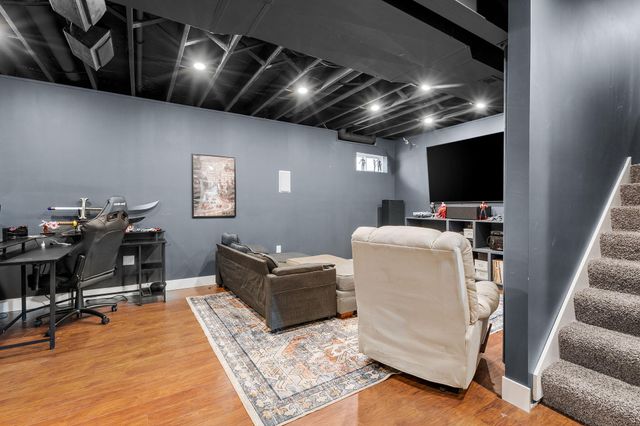 265 E 124th Avenue, Crown Point, IN 46307