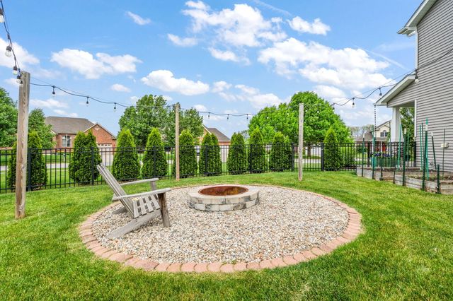 265 E 124th Avenue, Crown Point, IN 46307