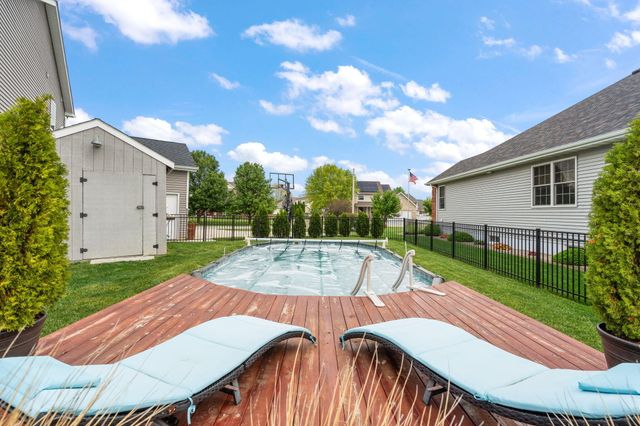 265 E 124th Avenue, Crown Point, IN 46307