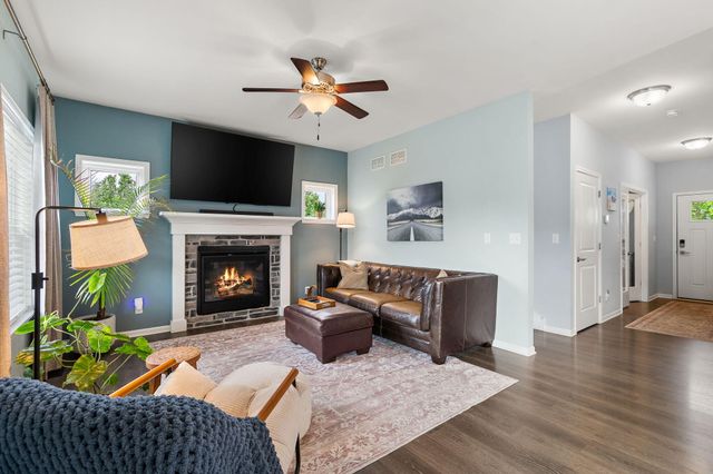 265 E 124th Avenue, Crown Point, IN 46307