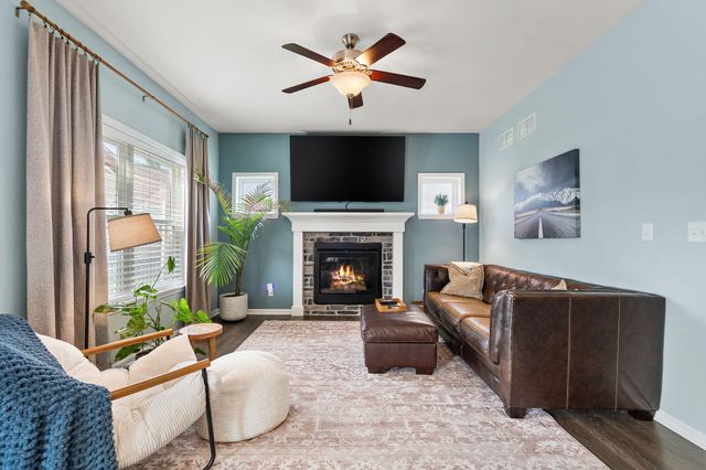 265 E 124th Avenue, Crown Point, IN 46307