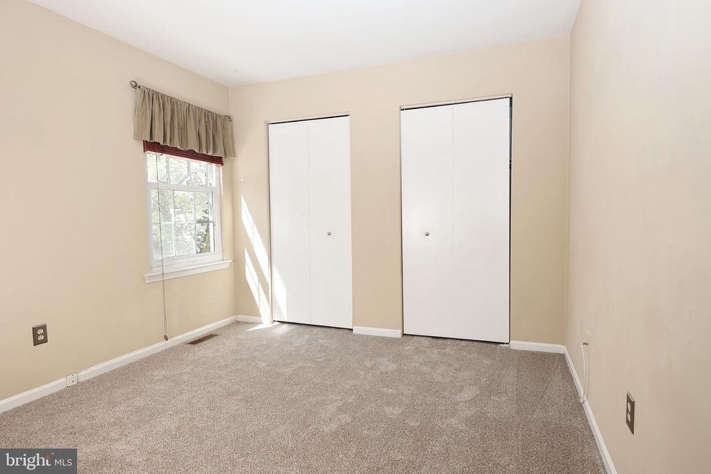 53 WOODLAKE DR, Marlton, NJ 08053