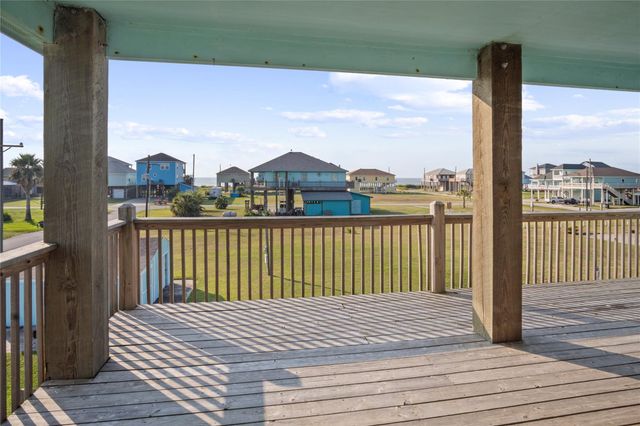 855 S Sage Road, Crystal Beach, TX 77650